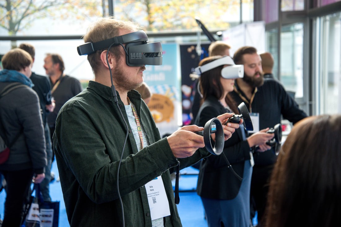 Agence_ID's tweet photo. Mardi 8 octobre prochain se tiendra à l'#Innovationdefenselab une journée thématique « Exploitation opérationnelle des technologies immersives et de réalité augmentée #RV " avec les États Majors @EtatMajorFR ➡️ Inscrivez-vous par 📧
https://t.co/bdEJ4oCJKx https://t.co/KQOkFyHAov