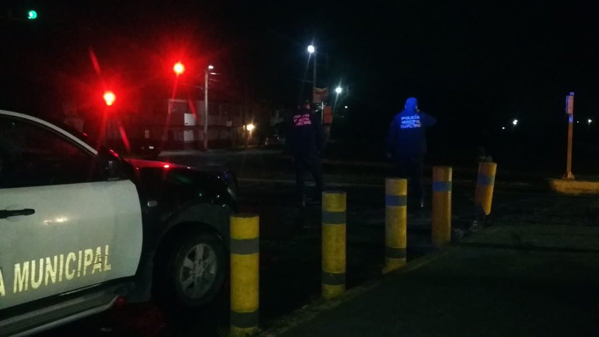 Lauramaliagm's tweet photo. Vecinas y vecinos, con el afán de reforzar la seguridad en el municipio, en punto de las 6:00 de la mañana, elementos de la Policía Municipal dieron inicio al Operativo Sendero Seguro a Pie Tierra en la Avenida Libertad sobre el Andador de la Champiñonera. #ChapultepecSeguro https://t.co/MqmejPfrRH