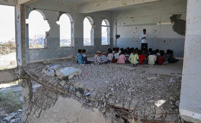 C’est à quoi ressemble le premier jour d’école des #enfants de #Yémen à cause des #bombes
Aidez nous a éduquer un Enfant Aujourd'hui
👉👉lenfantfleur.org/donation
🎁🎁 lenfantfleur.org/pack-espoir