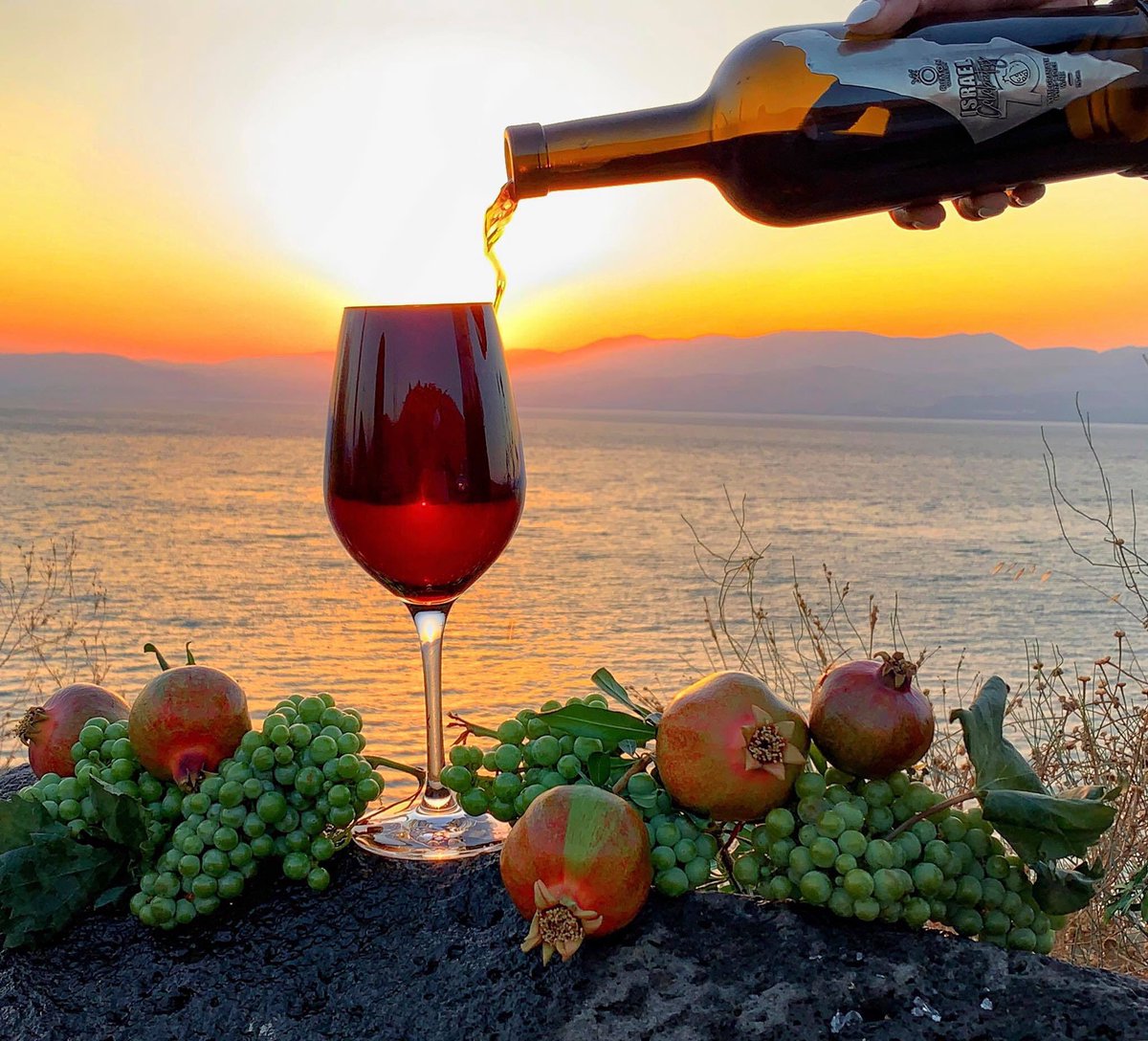 AsrafEitan's tweet photo. שבוע טוב ושנה של שפע חברים.

#שנהטובה 
#שנהשלטעמיםחדשים #יקברימון

#עוד_יצירות_לשנה_החדשה_מחכות_לכם_כאן...
איתן אסרף - החיים בזווית שלא הכרתם : eitan asraf https://t.co/Rd8NAs5YxX