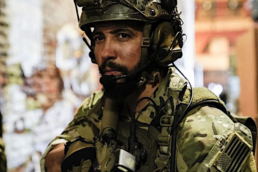 SEALTeamFrance's tweet photo. ITโS D-DAY ๐งก Lโรฉquipe revient ce soir sur CBS, et demain matin pour nous โจ Je ferais en sorte de poster des liens des que jโen trouve, pour les habituรฉs connectez vous ร vos comptes UpToBox (mรชme gratuit) ๐ #SEALTeam #WEREBAAAAACK https://t.co/yUTm9TqlGB