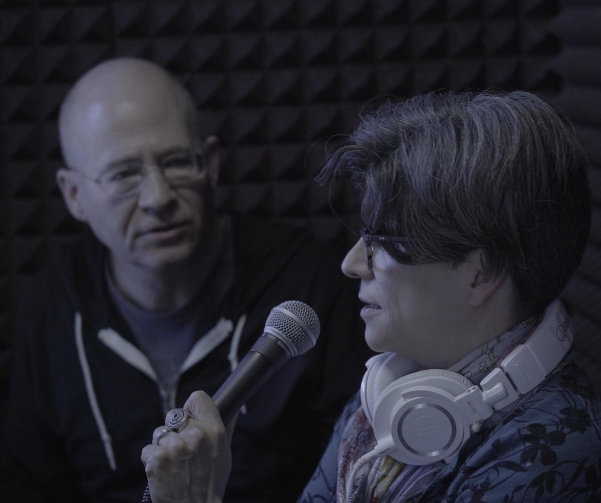 John Plotz and Elizabeth Ferry talk all things Zadie Smith in their new podcast episode!

recallthisbook.org/2019/10/01/15x…