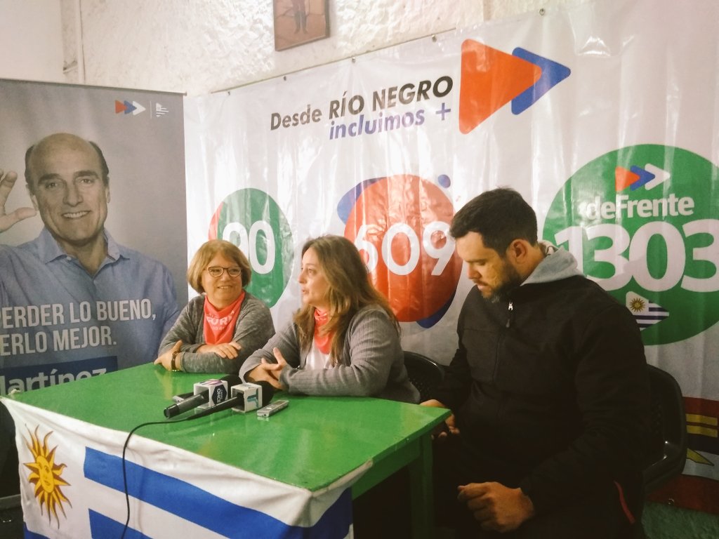 circelata's tweet photo. Con estás compañeras el futuro es de certezas 💪 #Ruta90 en Río Negro con  @EsMonicaFA  @Mjosse2712  
#corazónsocialista https://t.co/v1zr73UpMP