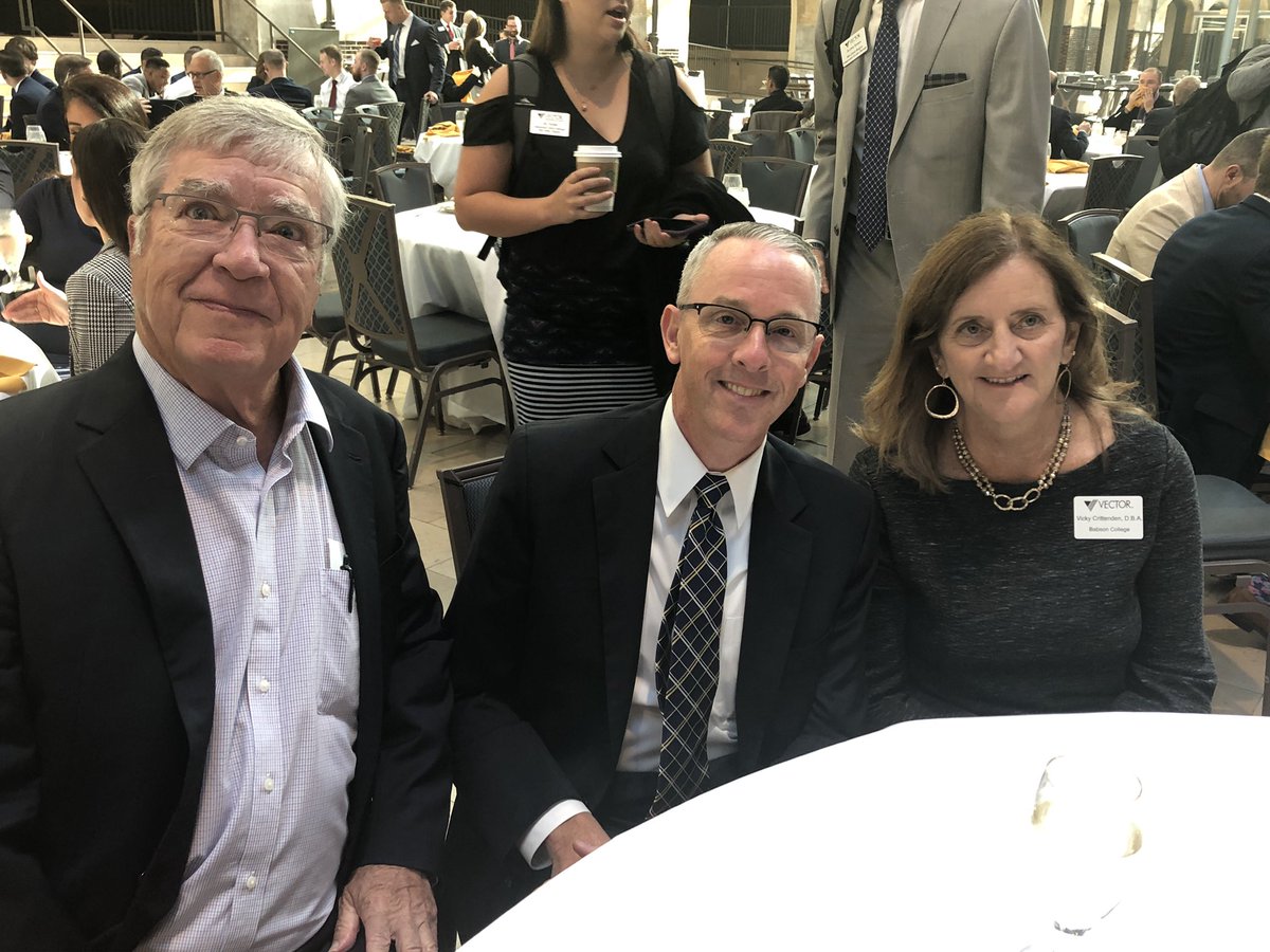 VectorCanada's tweet photo. Thrilled to be in St. Louis together with the leadership team at our annual Strategic Leadership Conference!
#SLC33 #VectorTrained #LearnGrowDream https://t.co/NzTvKdOsqY