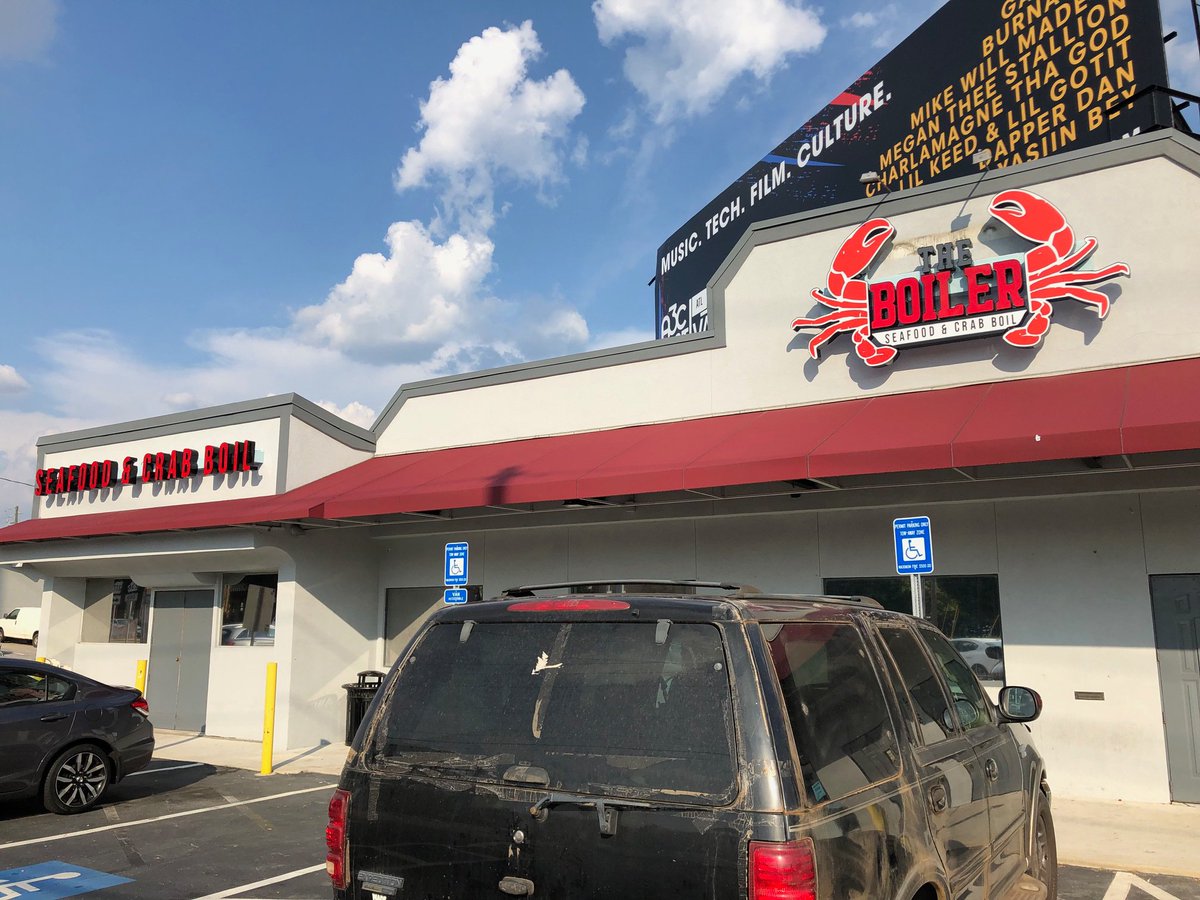 tonetoatlanta's tweet photo. Yet another new Cajun-style crab joint is opening in metro Atlanta, this time on Piedmont Road https://t.co/5IjPqF2ZZw #TheBoiler #CRE #Restaurants #Atlanta #tonetoatl https://t.co/N5fHEXPGMy