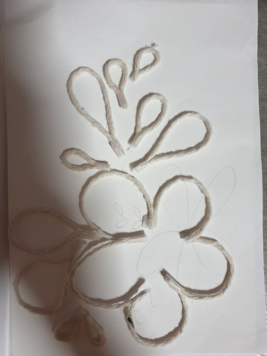 wingeDensetsu's tweet photo. Attempt #2 

using spray glue and tomoe paper (just of curiosity on how well the paper can absorb liquid)
#ART #BATIKSTYLE https://t.co/LUeLySXtuT