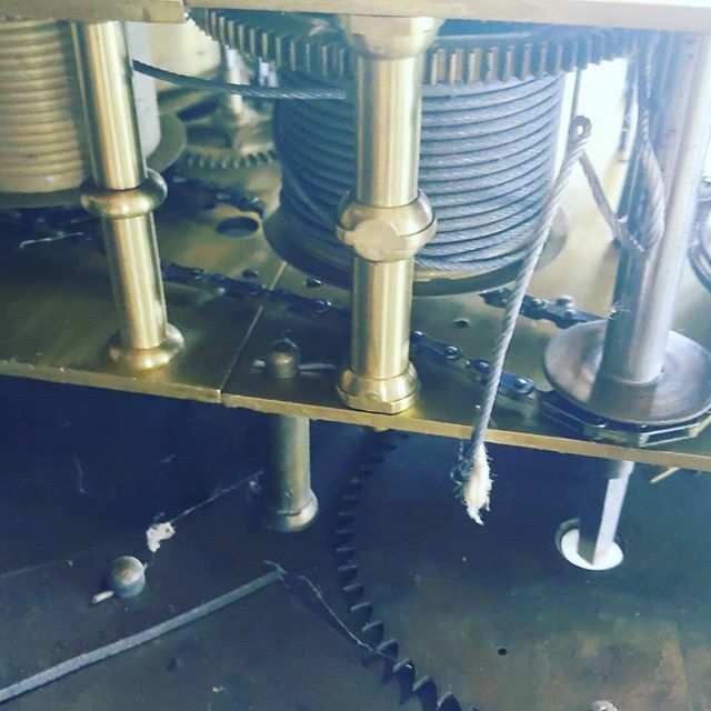 Sc0ttJeffery's tweet photo. Pretty cool chain drive to the quarter chine barrel to keep the winding square on centre https://t.co/HUt3Vt3ZRS https://t.co/yndXdLcbOH