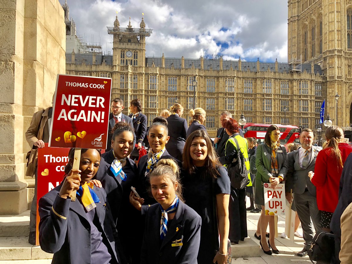 Today I met with Thomas Cook staff as they led a protest at Downing Street, presenting petitions calling for a full inquiry into the company's collapse, and for the government to ensure workers receive unpaid wages. #ThomasCookCollapse