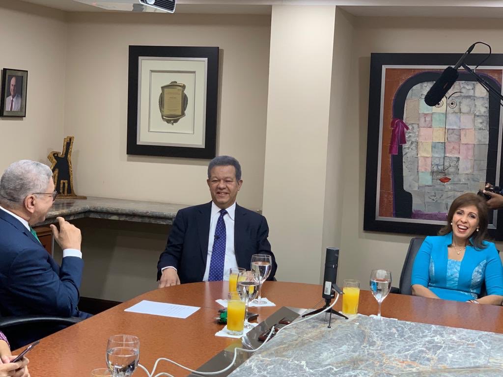 activoconRP's tweet photo. La victoria arrolladora en estas primarias de @leonelfernandez se engalana con el respaldo de una mujer firme de convicciones como lo es @ingridmendozap #IngridconLeonel #LaFuerzadelPueblo https://t.co/aTLmjeWDUV
