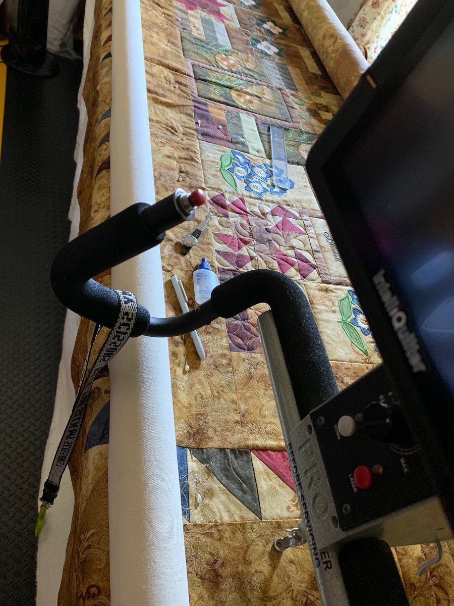 QuiltDuJour's tweet photo. Almost done doing some #customquilting on a client’s beautiful quilt.
#intelliquilter #longarmquilting #sew #quilt https://t.co/pNveeZRipL
