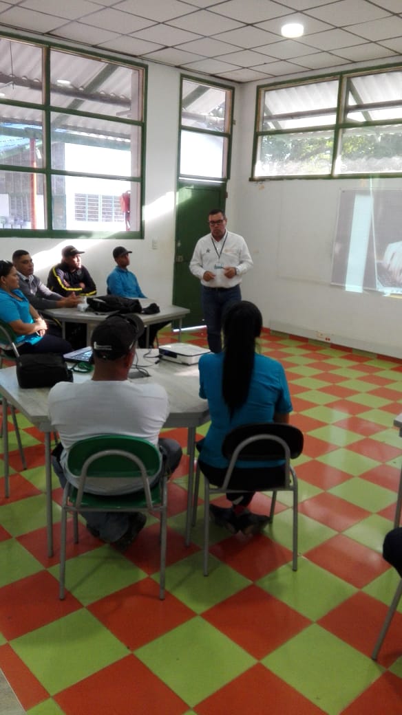 hpaterninae's tweet photo. Sencibilizacion al personal del grupo empresarial Seiso S.A.S; en el Centro de Formación Minero Ambiental, con miras al proceso de autoevaluación 2019.@ADMON_SENACFMA @JAIROLEONZAPATA @LuisCPinedaM @fggonzalezl https://t.co/zWhNtIksRm