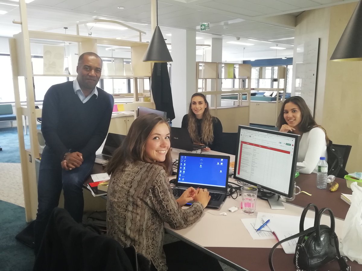 SilverValley_'s tweet photo. On profite de notre visite de @21CroixRouge pour retrouver les adhérents @SilverValley_ présents au sein de cet espace de #coworking social 😀
@GoodMix3 @souite_home @brivax https://t.co/0f7FaGPi2Q