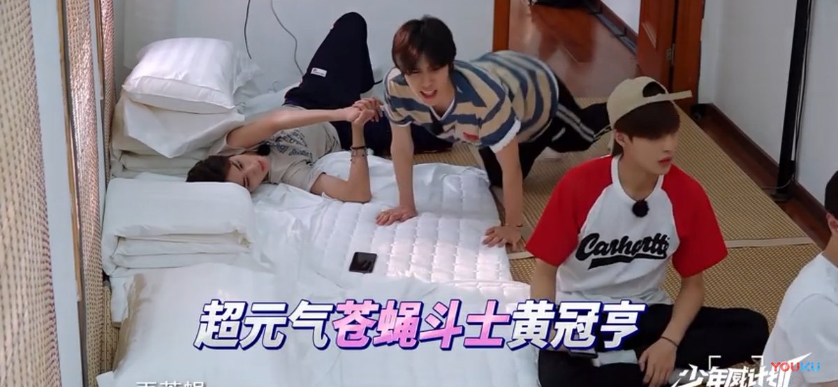 MisterXiaoJ's tweet photo. ไม่เสียแรงที่ย้อนดูอีกก อะฮี้ๆๆ ชุ้นหลับสบายละคืนนี้ (´ε` )
#henjun #HENDERY #XIAOJUN #WayVDreamPlan_EP1 https://t.co/EBQDIlG1zU