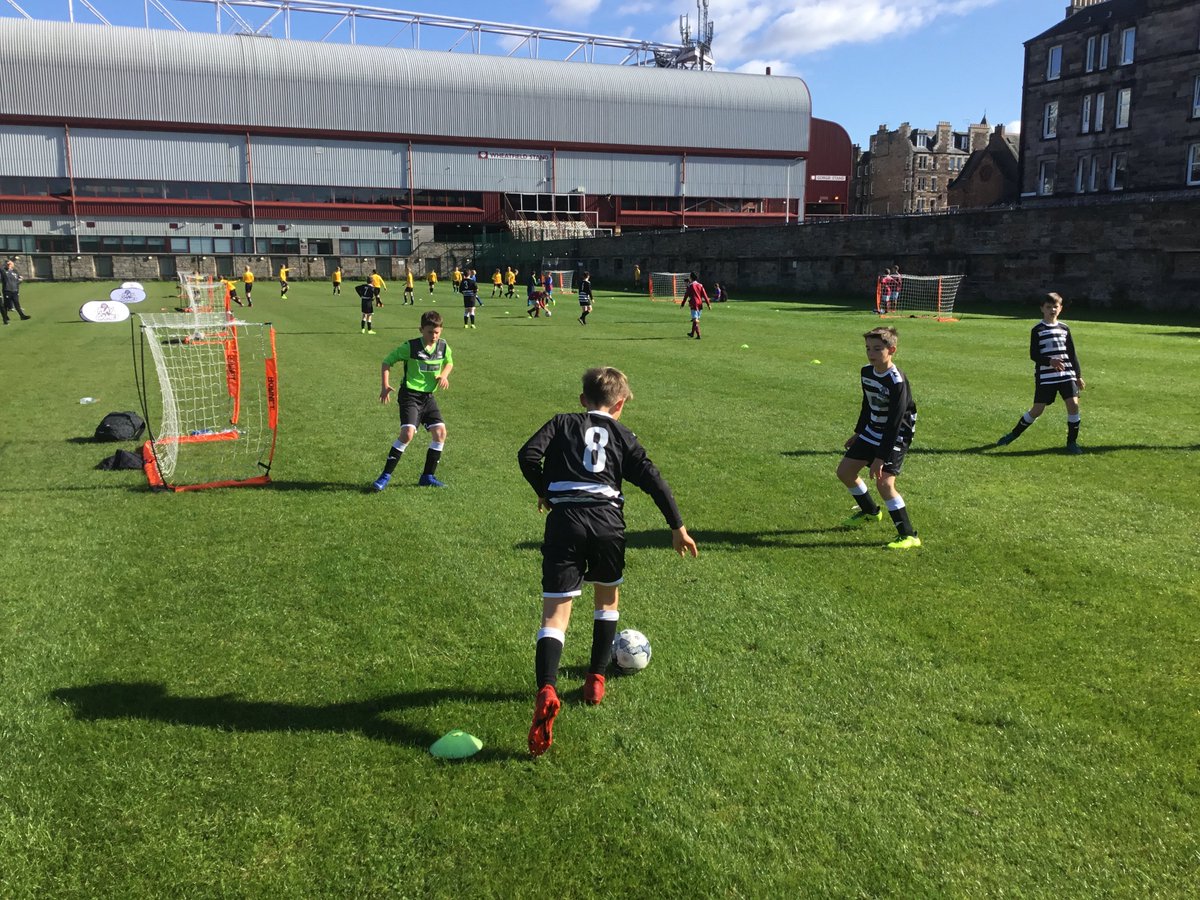 heartscoaching's tweet image. Over 1⃣0⃣0⃣ youngsters will join us over the next 2⃣days @TynecastlePark_ from 8⃣ Edinburgh Primary Schools.

The afternoon's will consist of

Player led 3v3 Expo ✅
Tour of Tynecastle Park ✅
Photo with Club Ambassador Gary Locke✅ 

Stay tuned tomorrow for more of the action