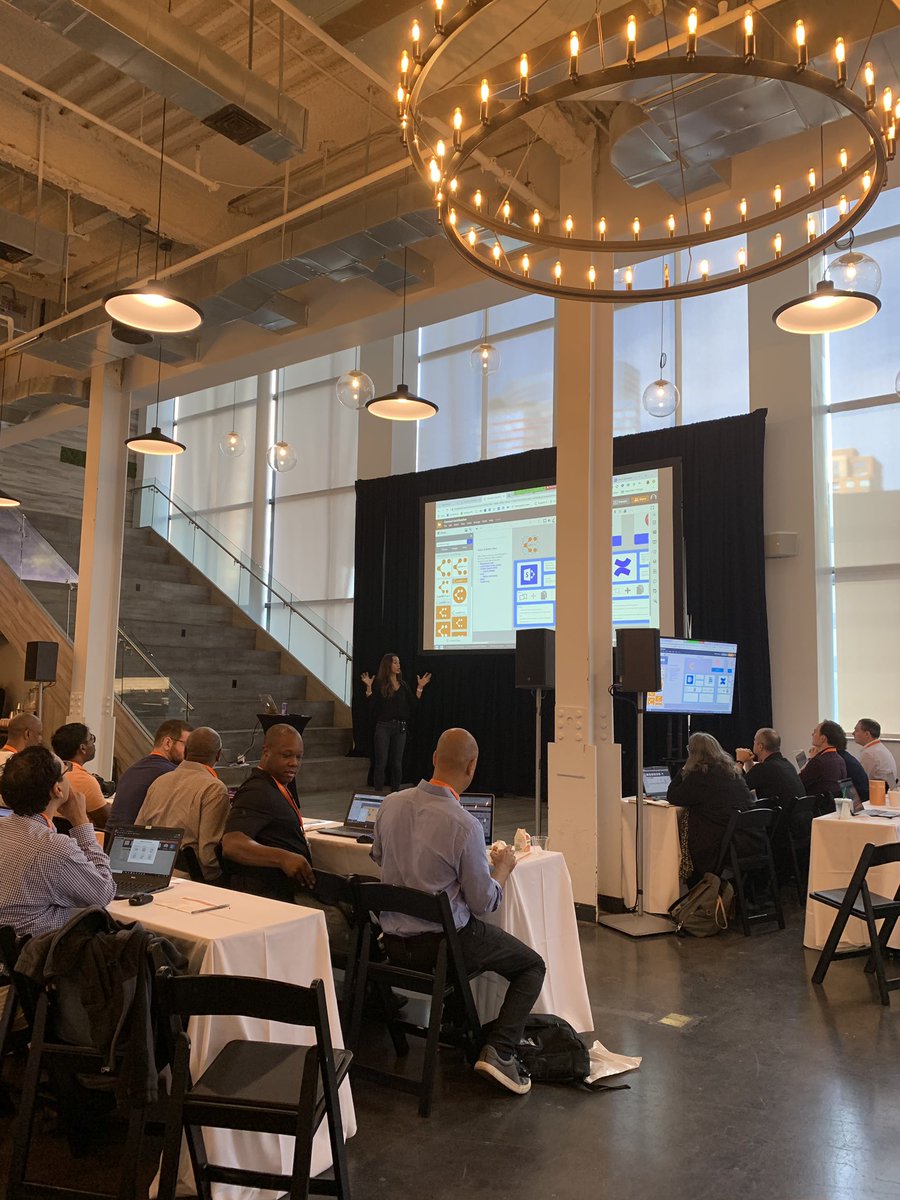 DivineNY's tweet photo. Great morning so far at #LucidChartConnect @lucidchart #NYC https://t.co/dVnVHKp9At