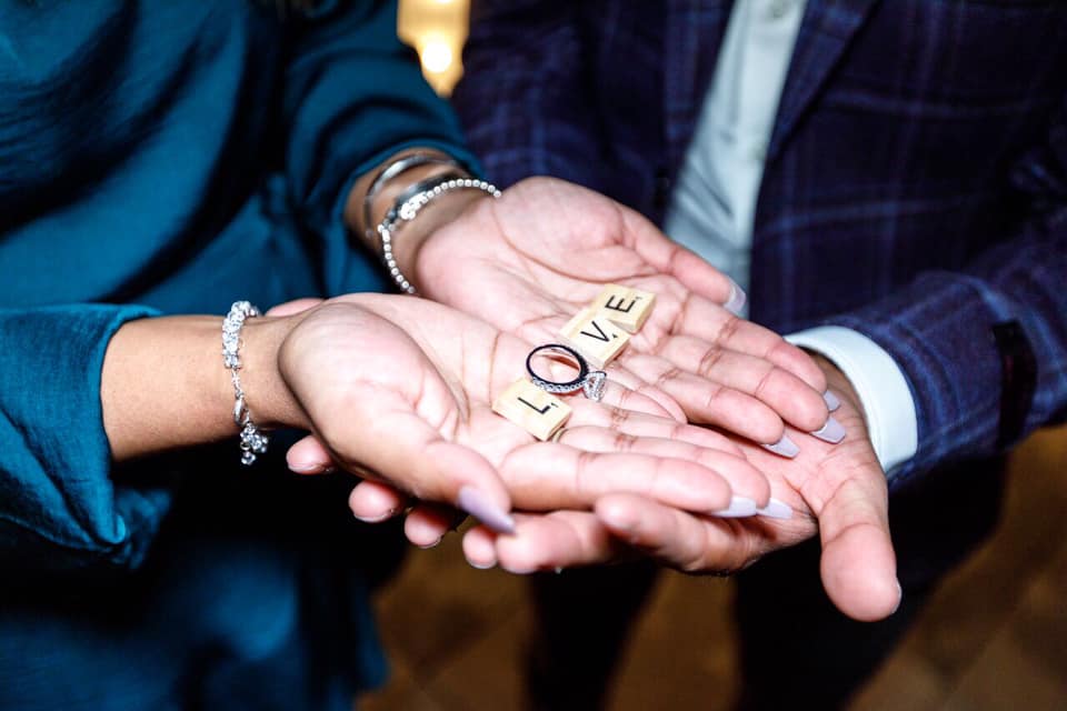 Tatiana_Caic's tweet photo. Engagement props. What is it and why you need it?
https://t.co/F1UjlNiqtu
#marriageproposal #nycproposal #nycengagement #nycproposalideas #engaged #engagementring #engagementphotographernyc #prroposalplanner #newyorklovestories #howtopropose #heasked #ido #heputaringonit #isaidye https://t.co/8h4hAM2fr8