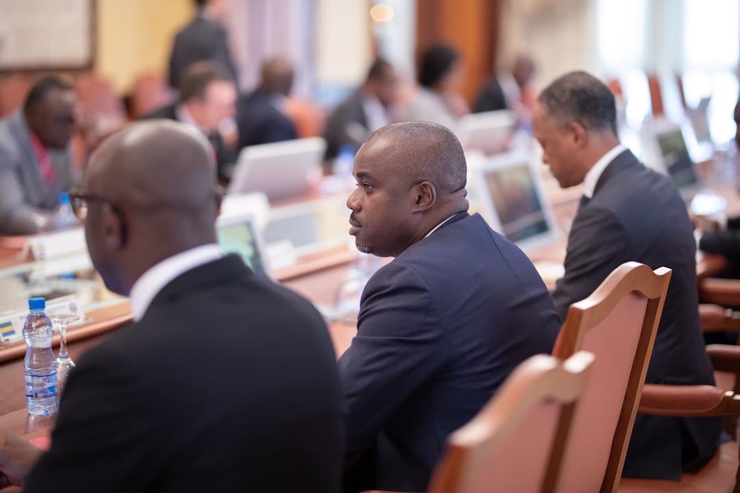 [ Conseil des Ministres ]

#EnImages  Le Conseil des ministres de ce Mercredi 02 octobre 2019, présidé par le Chef de l'État, SE Ali BONGO ONDIMBA. 

Restez connectés pour consulter le compte rendu final.

#NousSommesTousConcernés

🚧🚜