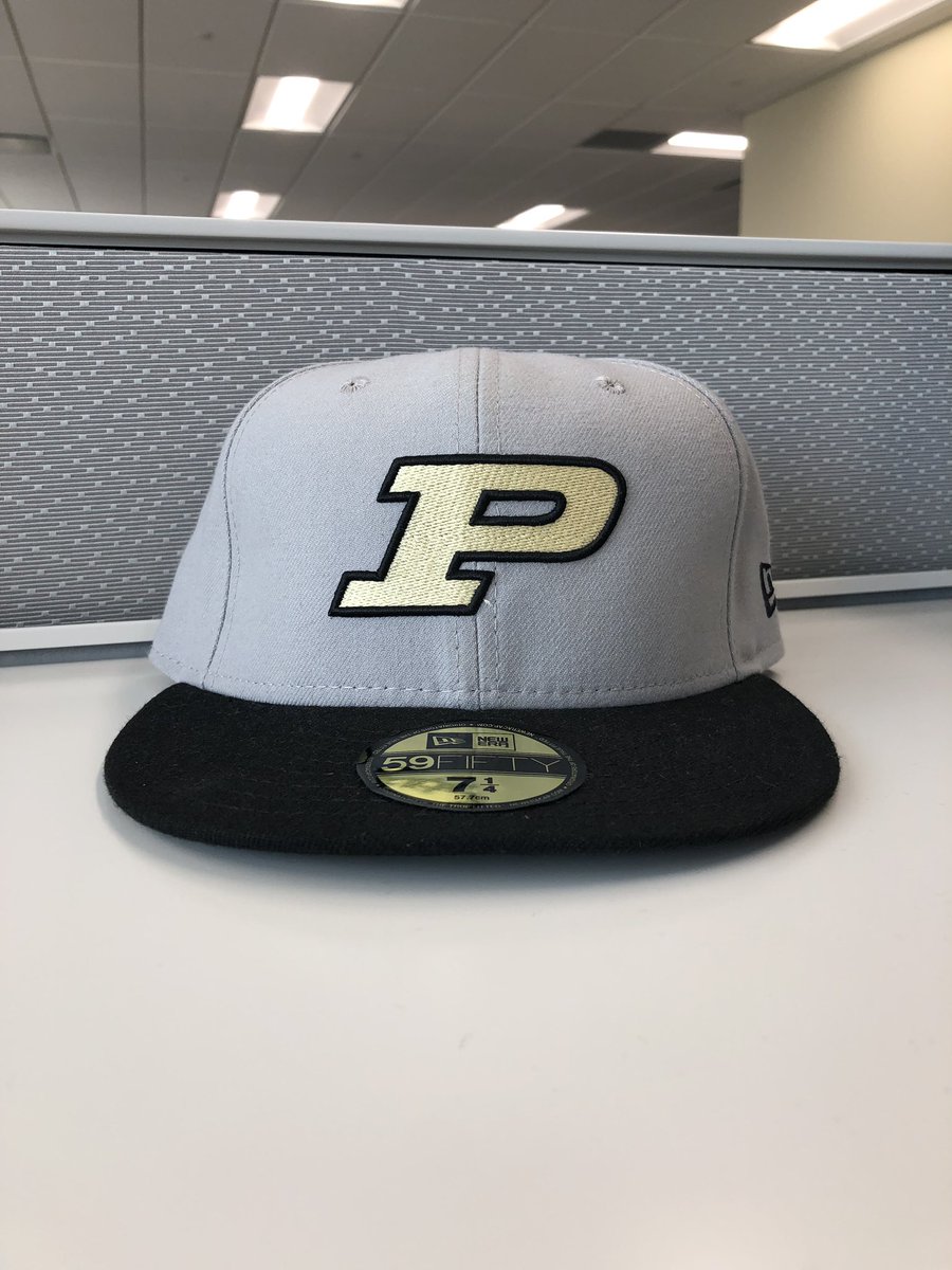 #FreeHatWednesday is back on Twitter! Follow and retweet for your chance to win this cap from <a href="/NewEraCap/">New Era Cap</a>.