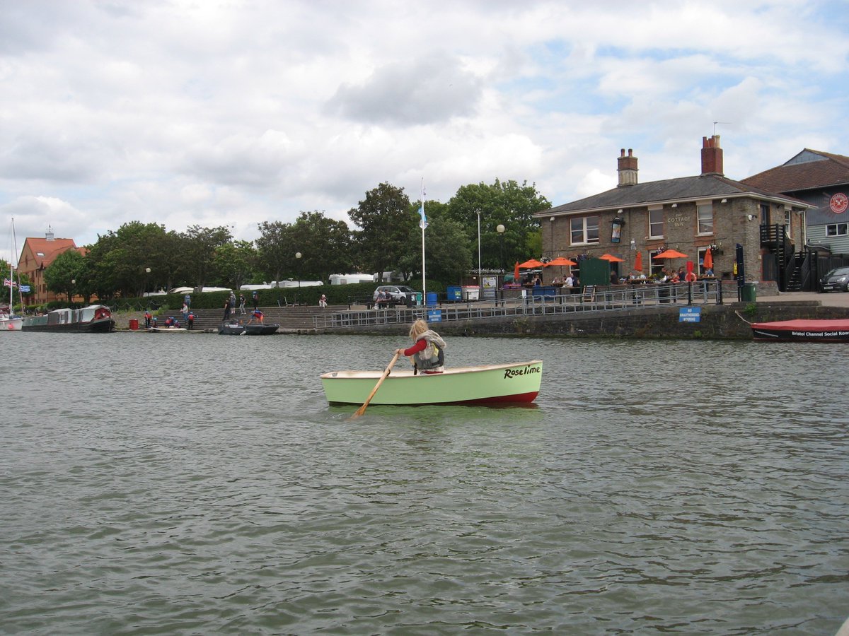 Did you know that Rocking the Boat is a FREE course? 

We can also organise #FREE transport for you each week, if you need it.

@BabBristol 

 #freecourse #boatbuilding #over50s #youngpeople #youthactivities #bristol