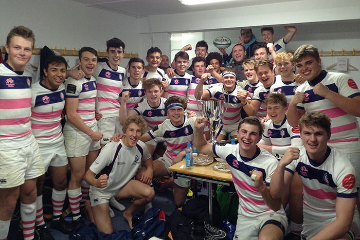 Old_Vigornians's tweet photo. We are super excited about the #ModusChallengeCup @KingsWorcester vs RGS on 23rd October at @SixwaysStadium! Tickets are now available & we'd be delighted to see lots of #OVs supporting the boys in blue! Here's a fab photo of the King's team winning in 2015! #Discoveryourpassion https://t.co/xf708sbKuJ