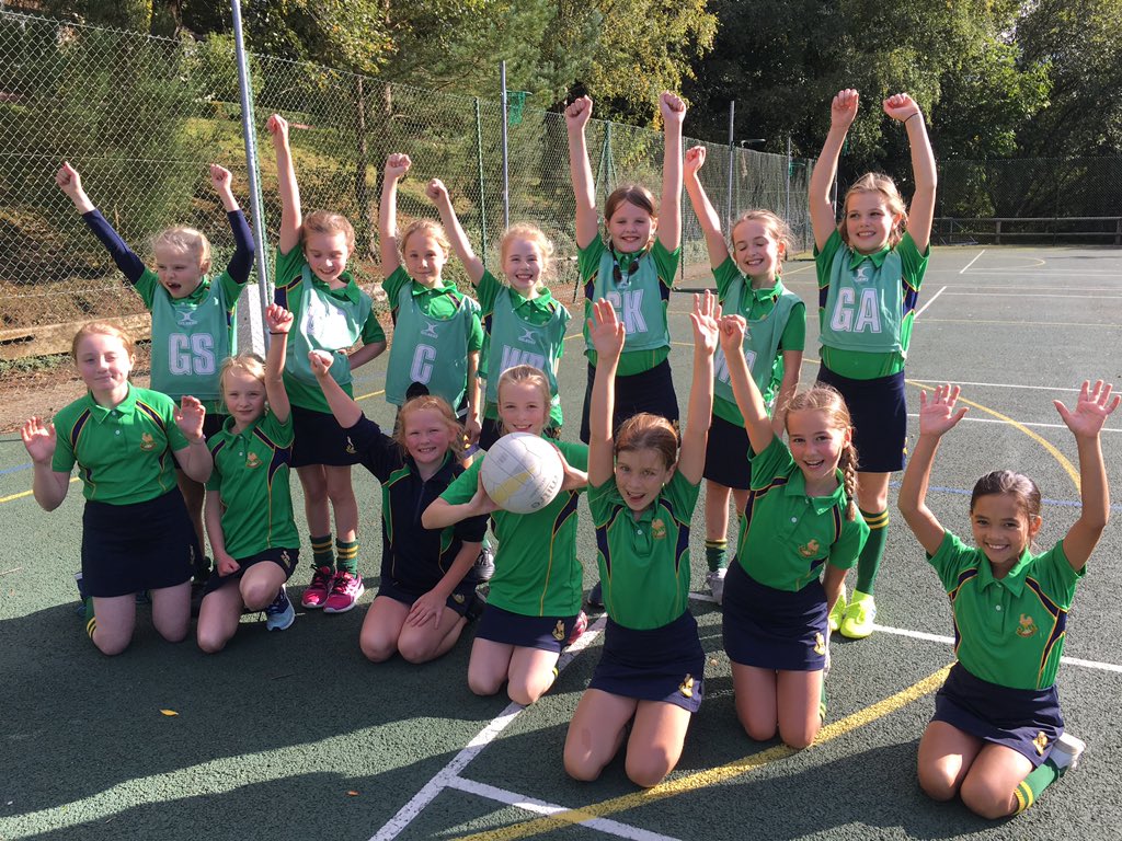 ChintSchool's tweet image. U10 and U11 netball matches against @belmontdorking this afternoon! Ell done, girls, some much improved passing. #chintsport #netball #bouncepass