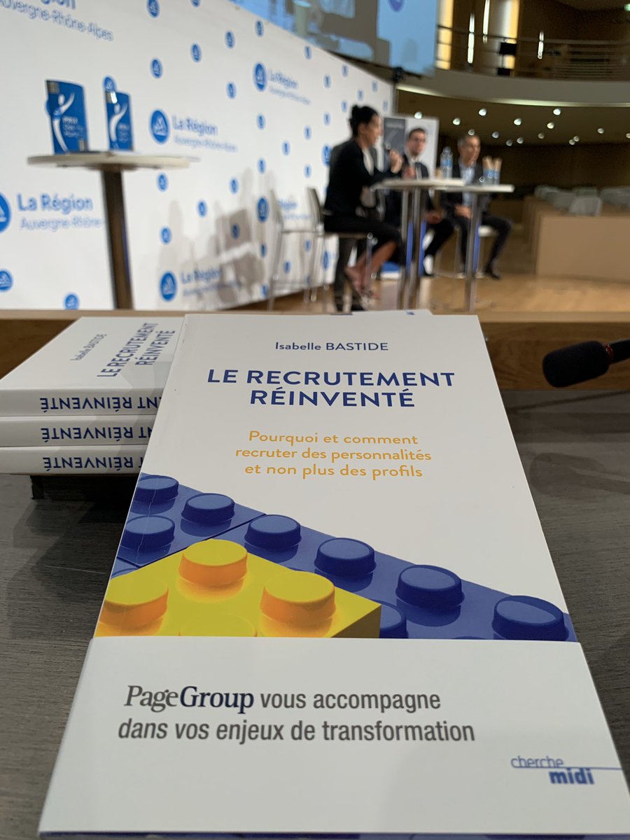 Happy_Laurence's tweet image. #PrixRH @ANDRH69 @michaelpagefr dévoile les attentes des salariés dans leurs choix de carrière : 95% de bonnes relations, 91% de la reconnaissance, 81 équilibre pro/perso, 75% du sens (engagement social). Des conseils? Lisez « le recrutement réinventé » d’ @isabellebastide