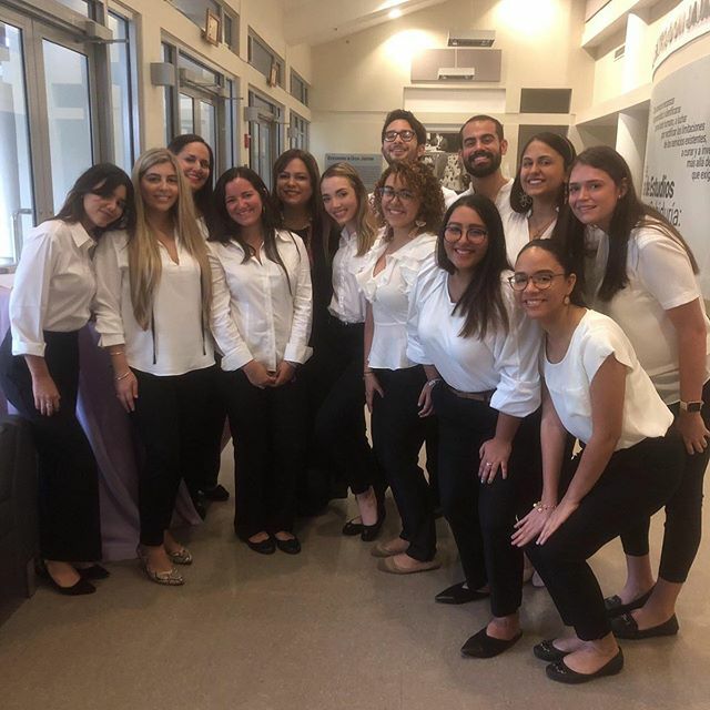 prpda_uprrp's tweet photo. Ceremonia de Investidura y Juramentación de la Escuela de Medicina Dental🦷✨ Gracias a nuestros pre-dentales por presentarse para ayudar en la actividad. Felicidades a las clase 2023!  #predental #prpda #futuredentist #rcm https://t.co/uiZlay8nxR https://t.co/ilx7yV9Yfy