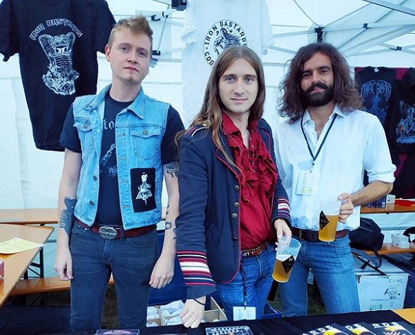 Iron Bastards, publie la nouvelle vidéo du morceau «Speed Machine» extrait de son nouvel album «Cobra Cadabra» sorti le 4 avril 2019 sur <a href="/HellProd/">Hell Prod</a> 
rockmetalmag.fr/iron-bastards-…