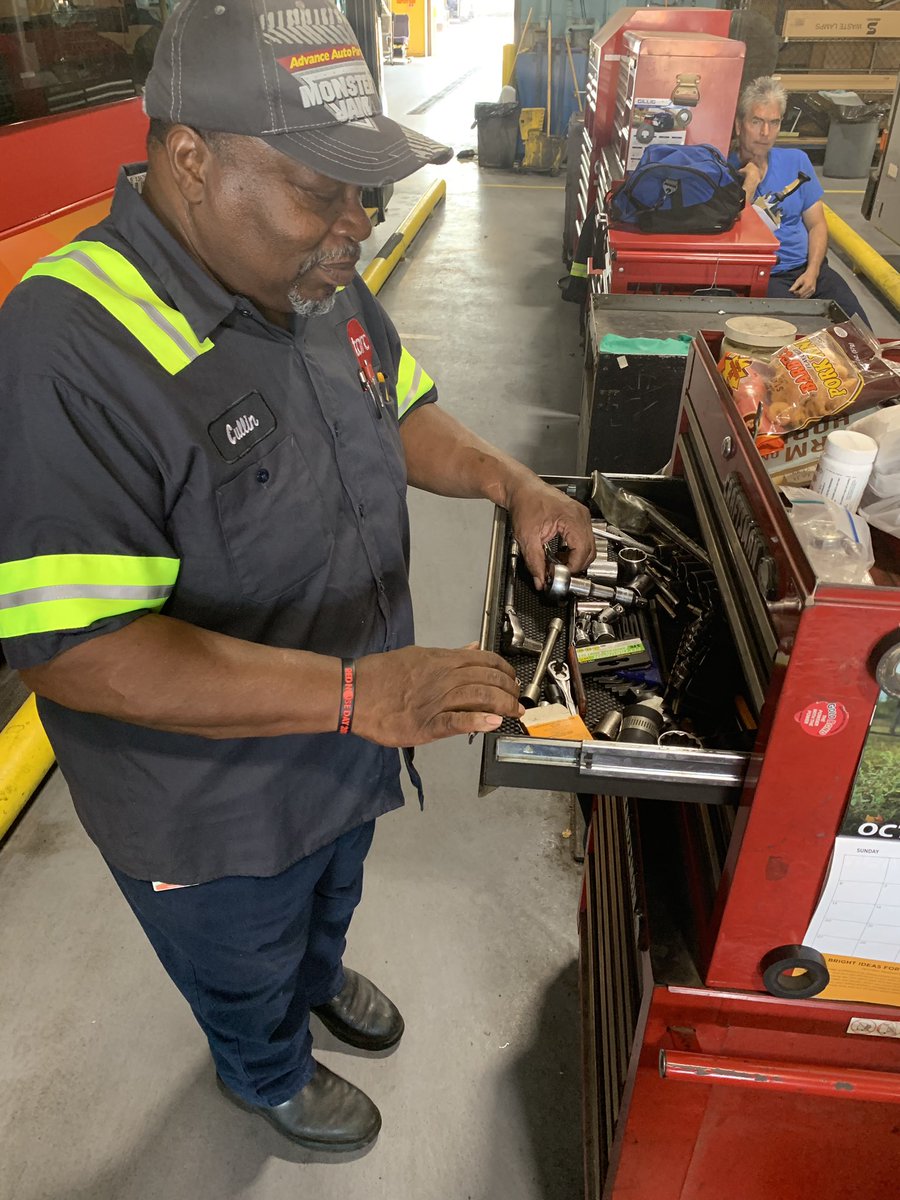 JezziJames's tweet photo. And the count down begins - short timer. Thank you Cullin! #23YearsofService #WeMovetheCity https://t.co/oPpohD5pxk