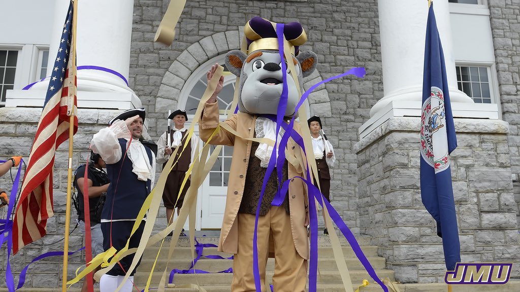 JMUSports's tweet photo. JMU and @CollegeGameDay, the perfect pair!

#GoDukes | #FCSonGameDay https://t.co/VYiqQm7thR