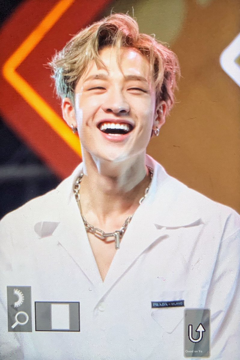 bamiteamo's tweet photo. rodean, sos un angelito y este mundo no te merece, pero estoy tan agradecida de que hayas aparecido en mi vida.
sos lo mejor que pudo haberme pasado y estoy super orgullosa de lo que sos tanto como persona y como artista
#OurHeroChan
#HappyBangChanDay
#HappyBirthdayBangChan https://t.co/St5LHCjKt6