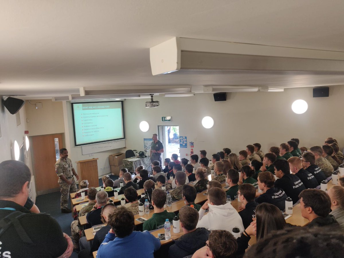 PlymouthACC's tweet photo. Excellent day at @DuchyCollege presenting our public service challenge. Lots of stands activities and prize giving &amp; the sun even came out🏅 Thanks to everyone for your participation.  @armyjobs @BritishArmy #publicservicechallenge @bethebest https://t.co/es3LL4IJVx https://t.co/BOCEUyz7E2
