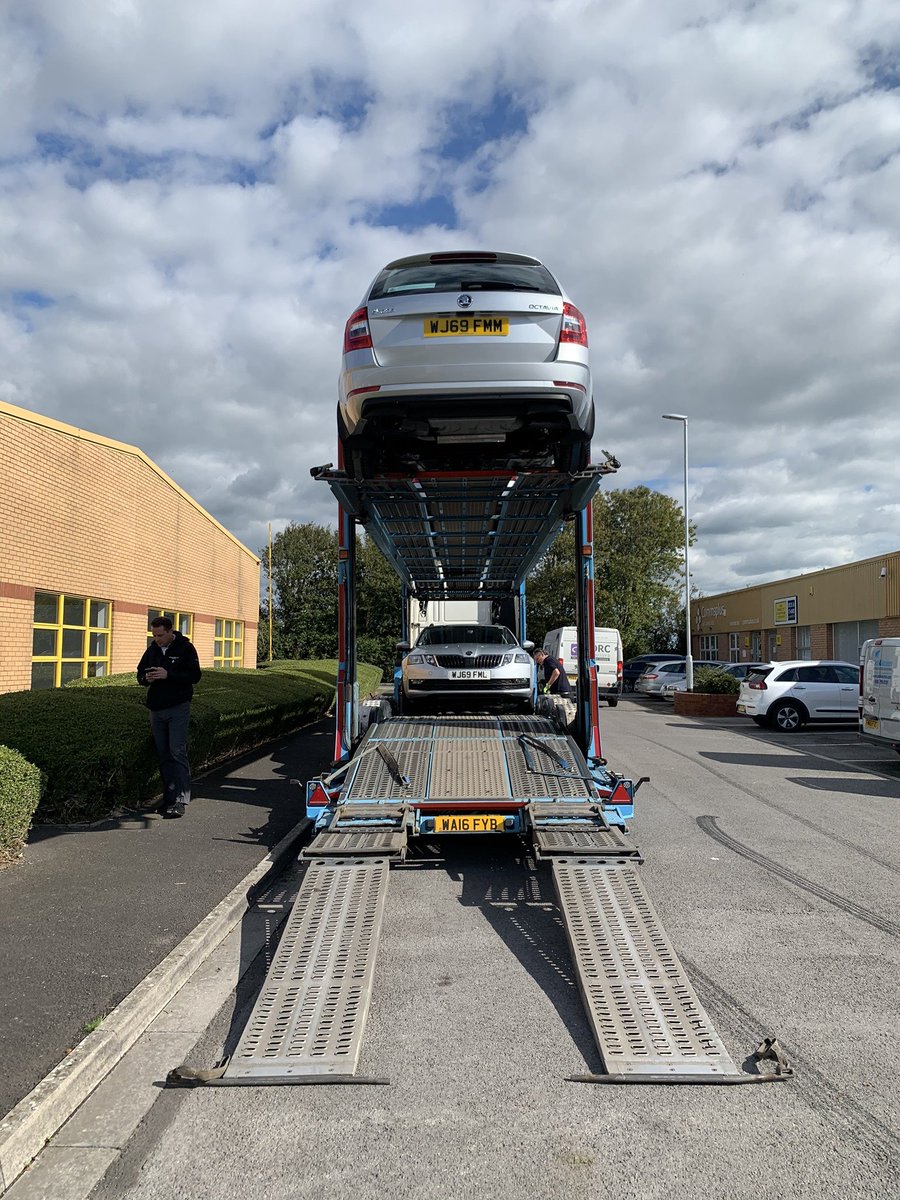 Our engineers had some lovely new ŠKODA estates delivered today.

What do you think?

#Cars #Skoda #Telecoms #Business