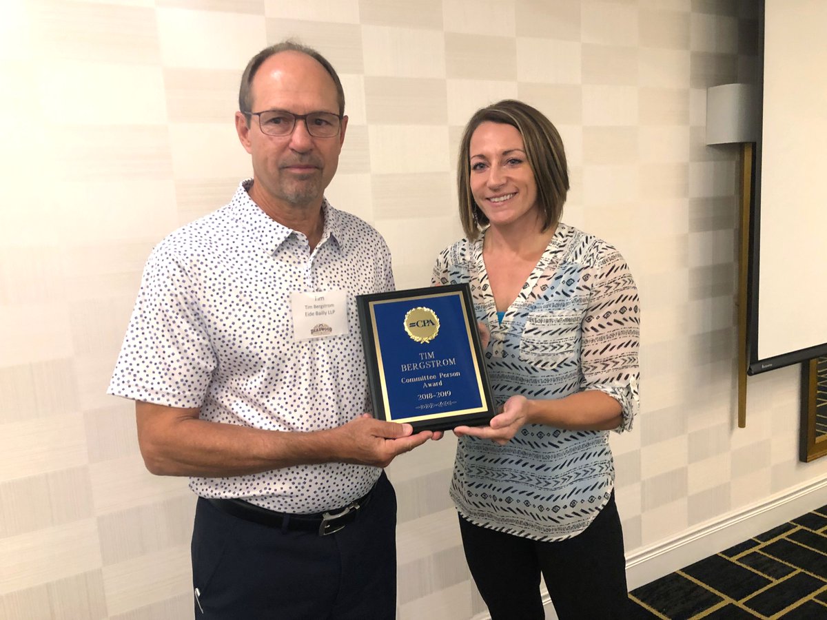 Eide_Bailly's tweet photo. 🎉 Awesome honors from @SDCPASociety in Aberdeen! 
• Tax Assoc. Kaylee Babcock was recognized for earning 1 of the highest cumulative scores on the CPA exam. 
• Tax Partner Tim Bergstrom was honored w/the Committee Person Award for outstanding service on a committee. #InsideEB https://t.co/L9OhtptJHe