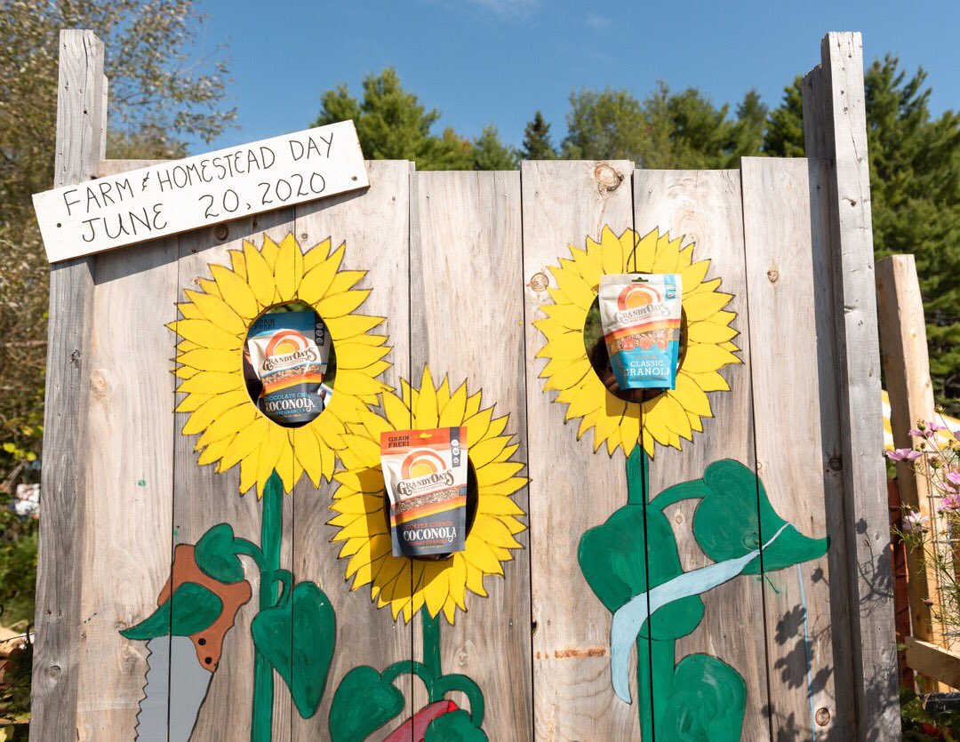 Peek-a-granola! 🌻 We had a whole lotta fun with <a href="/mofga/">MOFGA</a> at this year's Common Ground Fair in Unity, ME. Farmer friends (or farm-interested friends) – mark your calendars for next year's Farm &amp; Homestead Day! 🐄
instagram.com/p/B3HrHqwAf6t/…