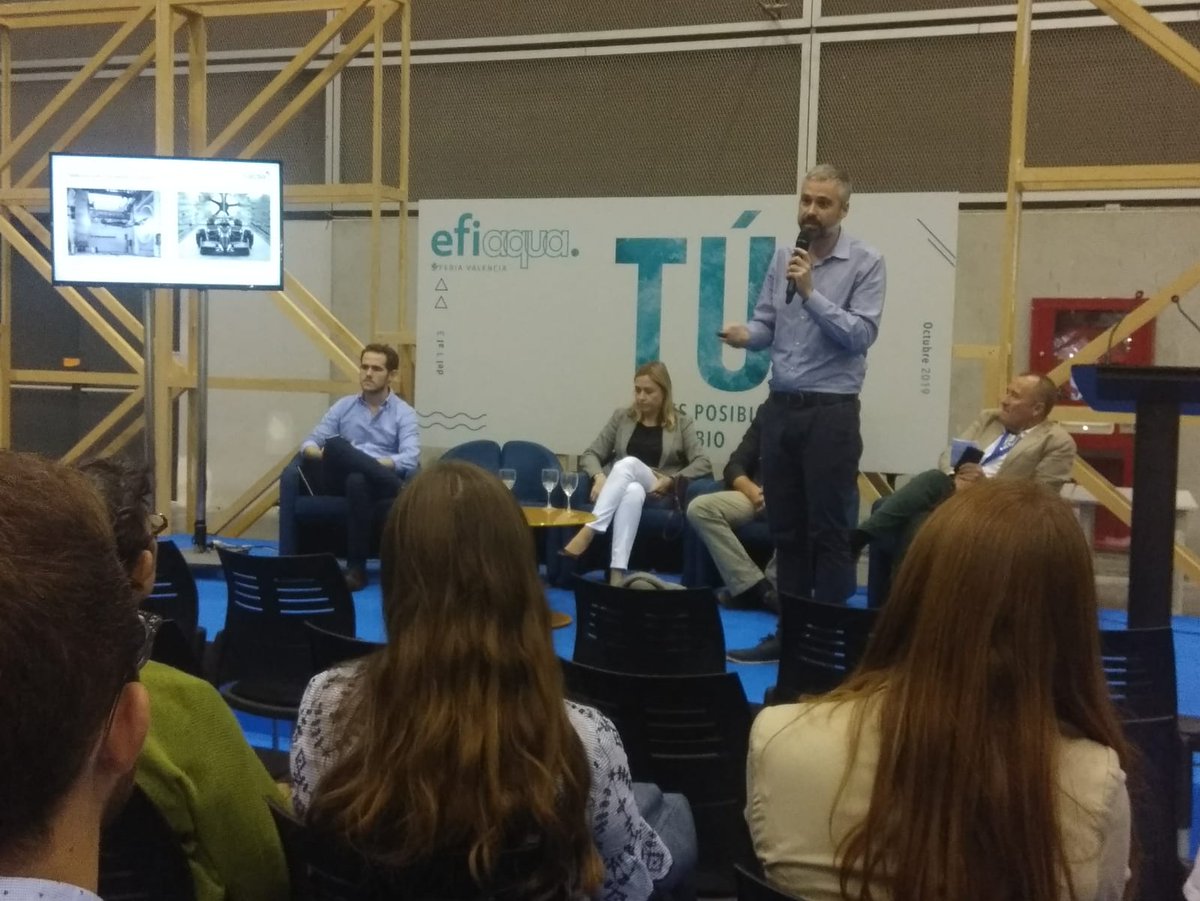 Facsa_es's tweet photo. En #Efiaqua19 Javier Climent, Técnico de I+D+i en FACSA, nos habla de las nuevas oportunidades en el sector del agua. Su ponencia muestra como la simulación computacional es un elemento clave en la digitalización.
@javiCFD @Feria_Valencia #bioedaria #Ecofira19  #SmartCity https://t.co/67lSvwCIuA