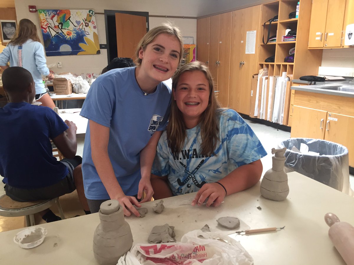 Pjonescbsdart's tweet photo. Life is just better with clay! #EveryChildIsAnArtist! @chad_watters @CBUnamiMS @CBSDart https://t.co/485XuVTdj0