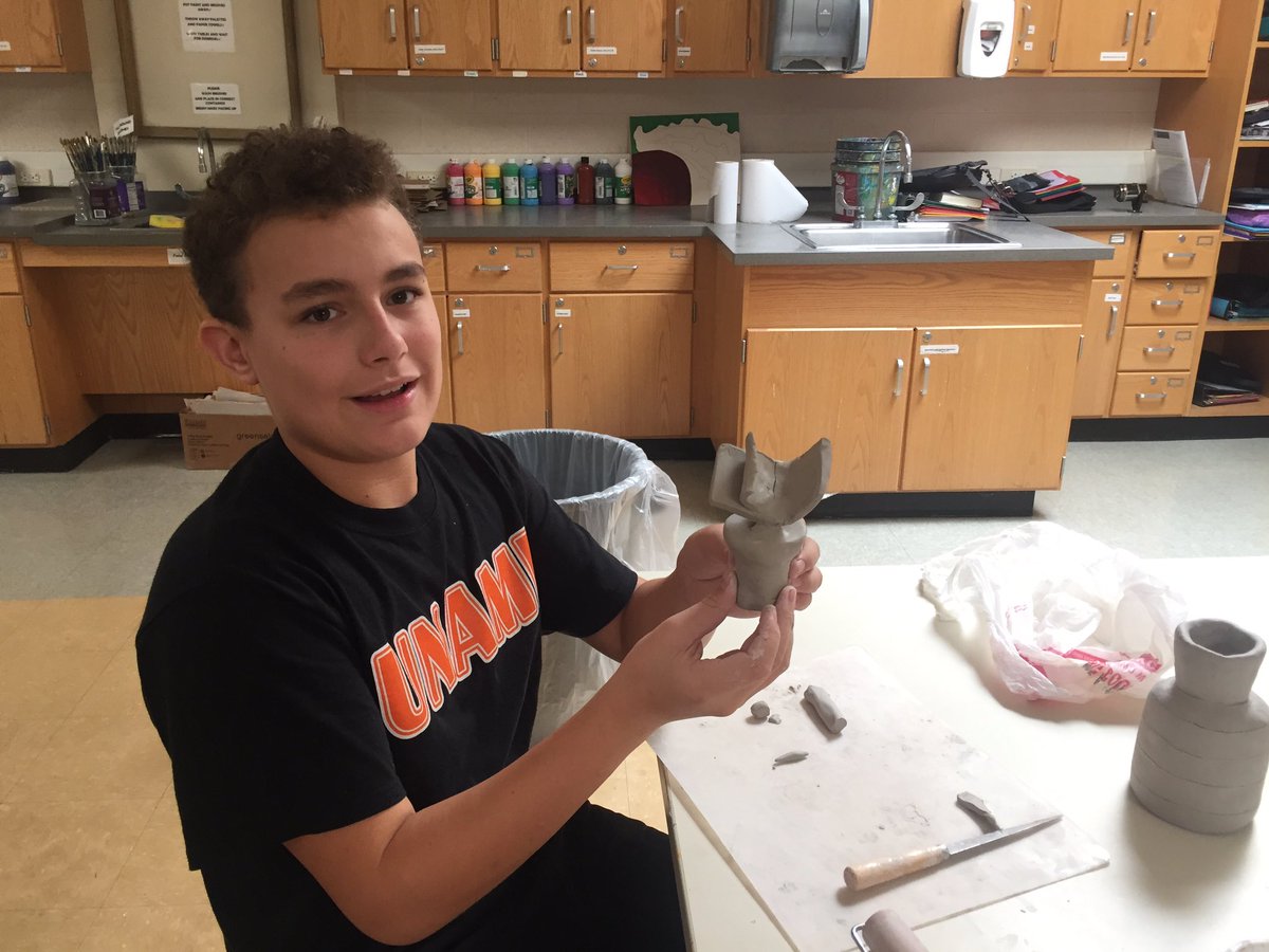 Pjonescbsdart's tweet photo. Life is just better with clay! #EveryChildIsAnArtist! @chad_watters @CBUnamiMS @CBSDart https://t.co/485XuVTdj0
