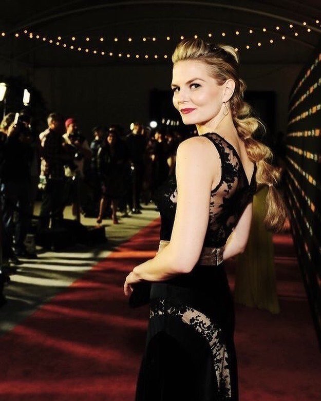 AllAboutJMo's tweet image. 📱”This pony tail! By the one and only @RiawnaCapri, of course. #jmoloves #ponytail #ninezeroone #riawnacapri #redcarpetmoment #jmolooks” 

📸 @jenmorrisonlive’s Instagram

#JenniferMorrison