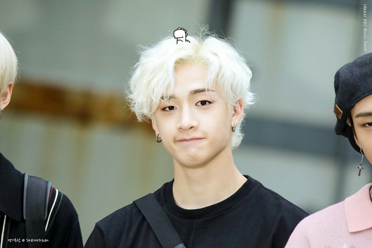 lalayeyeyo's tweet photo. HABEDE SAYANGKU, CINTAKU, LEADERKU, MANISKU, UWUKU, APALAGIKU UWUUUU. TERUS SENYUM MAS E!!! @Stray_Kids
#HappyChanDay
#StrayKids
#TheGreatestLeaderChan
#BangChanDay
#OurLeaderChan
#OurHeroChan https://t.co/Cz7YNzAY8p