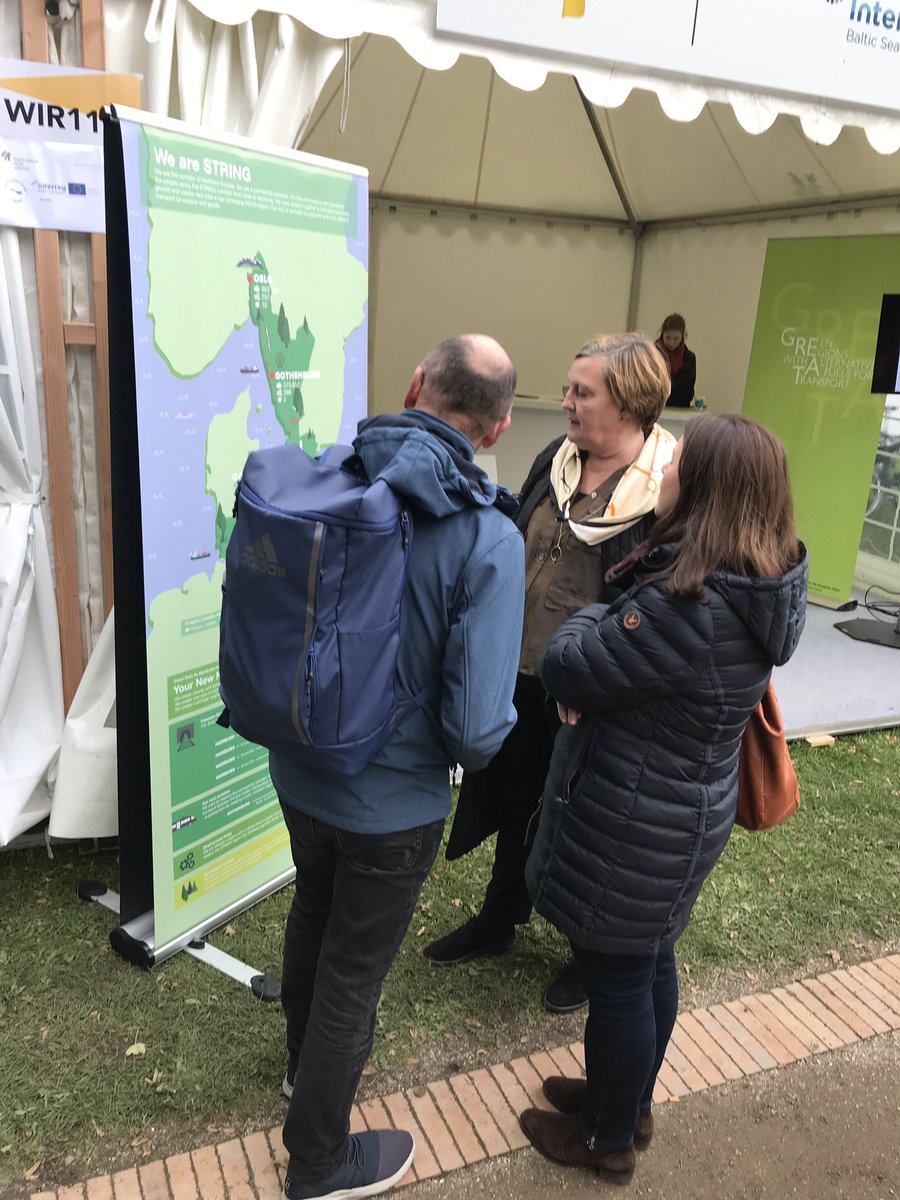Citizens beiing informed -and formulating wishes and ideas for the developing STRING region 🤗. <a href="/STRINGorg/">STRING</a>  @great_region #TagderDeutschenEinheit