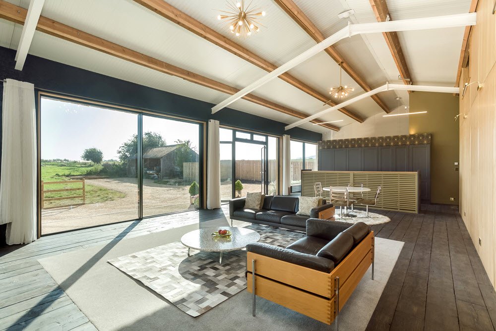 SheldonBKnight's tweet photo. FEATURE PROPERTY | Stunning, highly contemporary barn conversion with real WOW factor! | A 'Grand Designs' style country home with 4.85 acres | Equestrian potential | 
☎️ 01608 661666  https://t.co/BC226dFutZ

#forsale #4bedrooms #equestrianproperty #countrysidelocation https://t.co/WrE78pXdwx