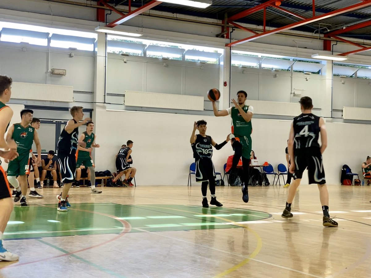 RaidersAcademy's tweet photo. End of the third, 57-34! Only 10 minutes remain! 

#followthefox #BritishBasketball https://t.co/Z7tvR4gw5Q