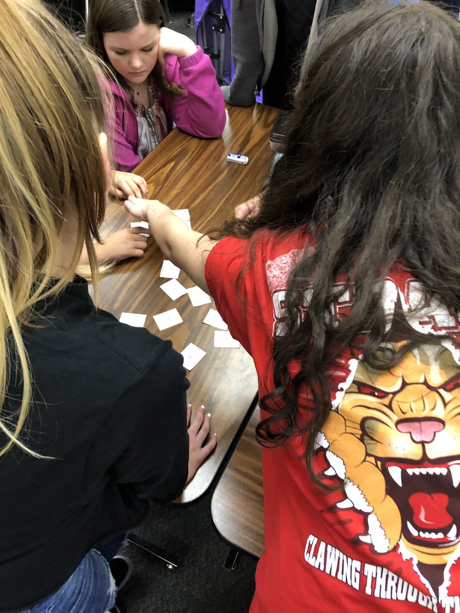 srakubeczka's tweet photo. Playing with rompecabezas (puzzles) in Spanish 2! #Rise2Excellence #StrackSpanish #KleinFamily @StrackKISD @KleinISD https://t.co/OyGqwFBkj8