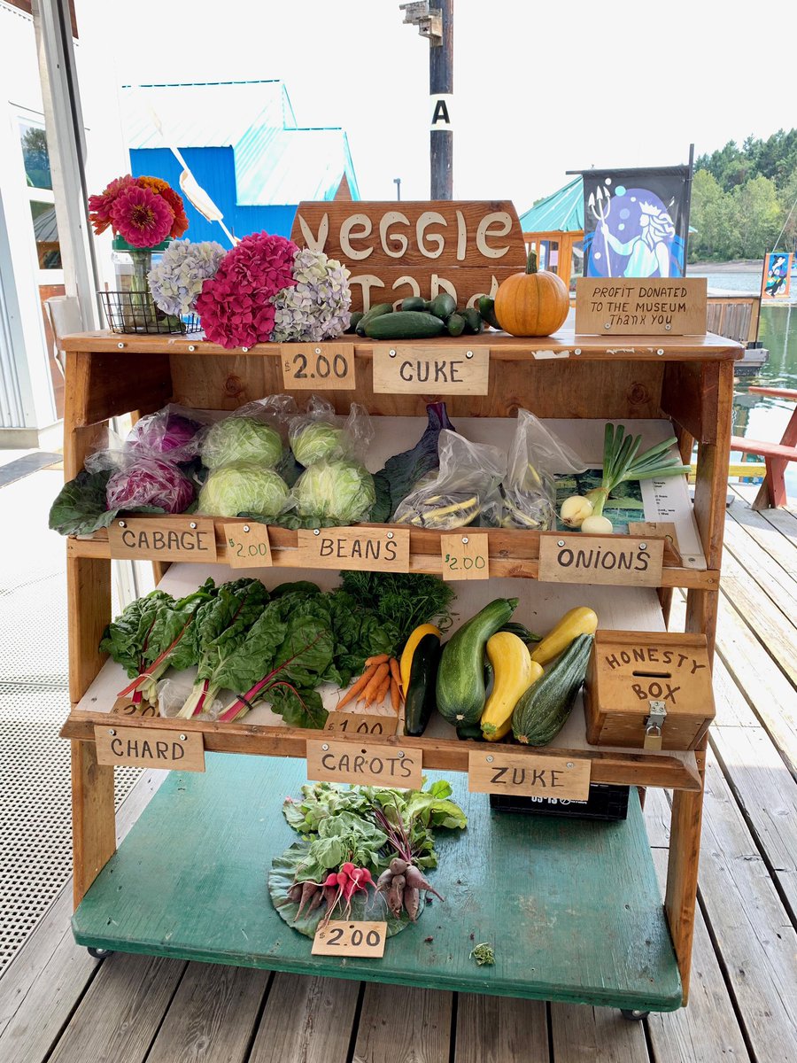 generousgoods's tweet photo. A quaint little farm stand spotted at the @ladysmithmarina in British Columbia.
Shop some veggies, place your payment in the “honesty box” and feel good that you just made a donation to the local Maritime Museum.
#GenerousGoods
#GetAndGiveBack
#WeeklyGoodness https://t.co/0Uz5CDvqww