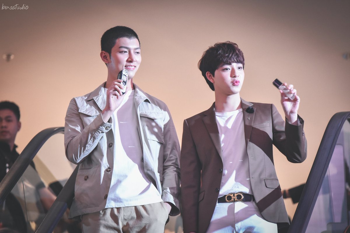 bbasstudio's tweet photo. ' (02.10.19)  @basjtr
LANCOME  GRAND OPENING SHADE FINDER WITH GOD BAS
@ Central world 💛'

.  จะเลิกคุยทั้งอำเภอ เพื่อเธอคนเดียวนะรู้หม้ายยยยย 😍💚💛

#บาสเด็กอ้วนที่แท้จริง
#ก็อตอิทธิพัทธ์
#LancomeXก็อตบาส https://t.co/7cLb8Auf3z