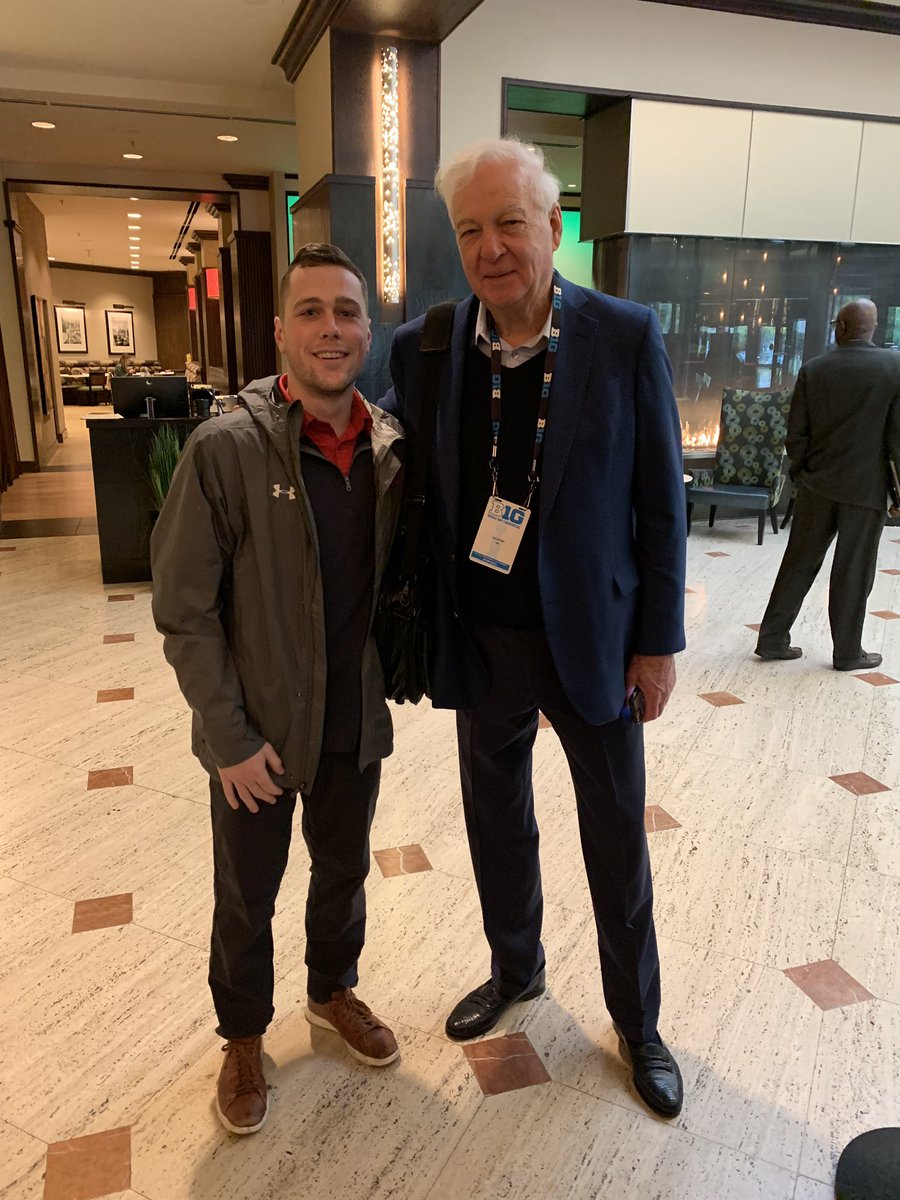 Got to snag a pic with an absolute legend of the game Bill Raftery. Thinks our badgers are a sleeper in the Big Ten this year <a href="/BarstoolBigCat/">Big Cat</a> ONIONS!