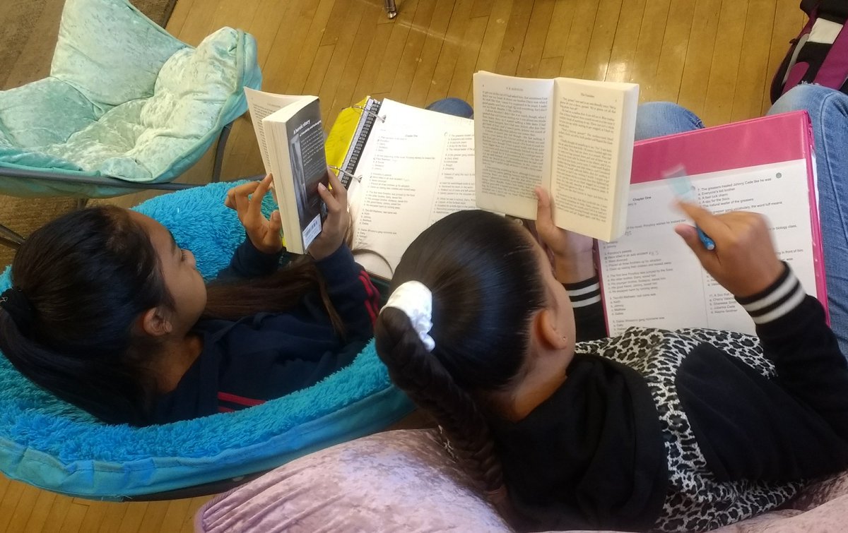 WerkingMary's tweet photo. Scholars looking for evidence in the text to support their answers!

#WeAreScholars #WeAreWSMA #BearsontheRise #TheOutsidersFTW ThisiswhyIteach https://t.co/BRoz3BGbxF