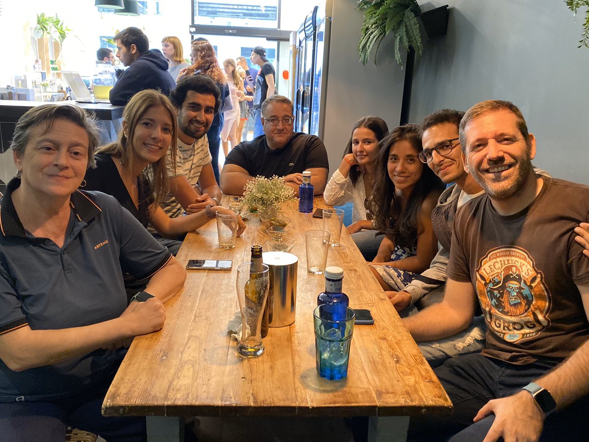 iSenaCode's tweet photo. Gracias a todos por venir a tomar algo en la kdd de Madrid https://t.co/RyhjbhdNv6