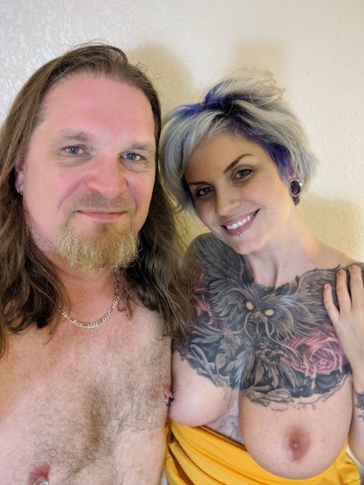 I have been hovering around the 1200 follower range for a long time. Get me to 2000 and I will post a<a href="/tag/bareback"class="tags"><span>#bareback</span></a><a href="/tag/creampie"class="tags"><span>#creampie</span></a><a href="/tag/cuckhold"class="tags"><span>#cuckhold</span></a>